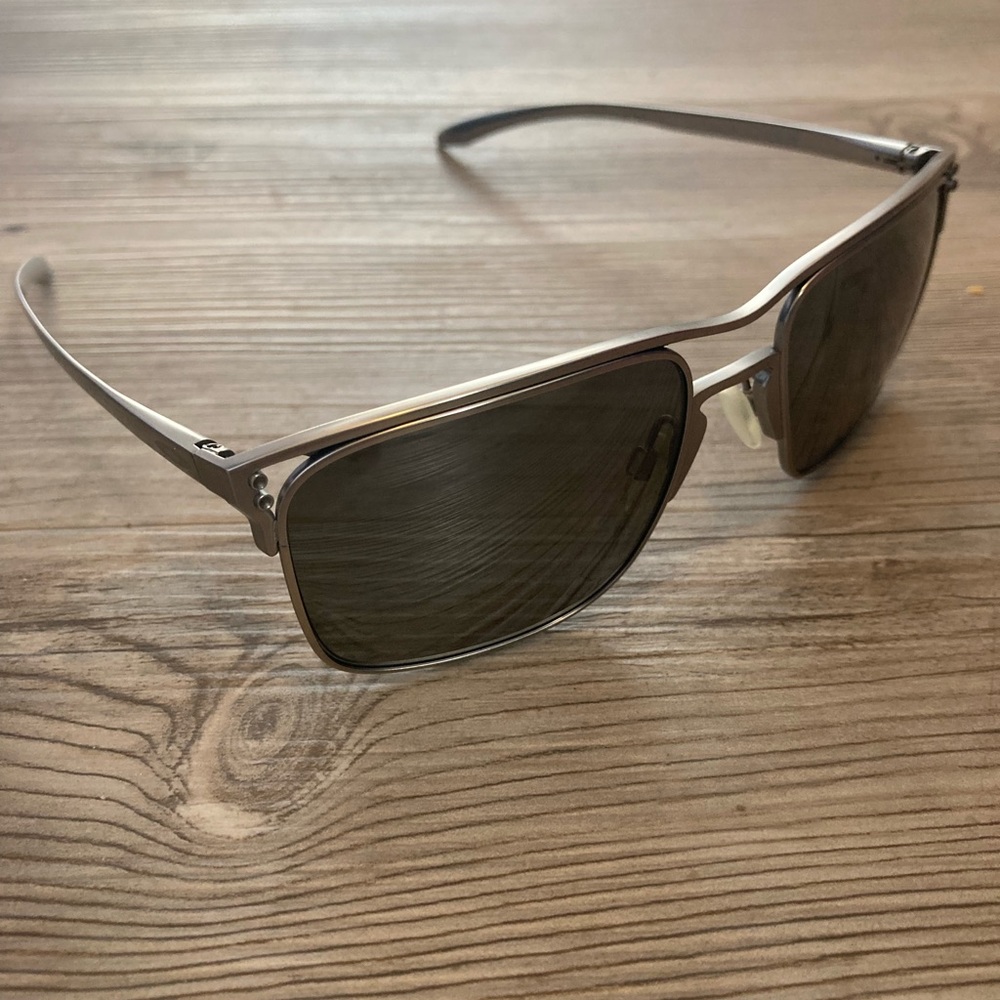 Oakleys Holbrook Ti Sunglasses - NWOT Rare